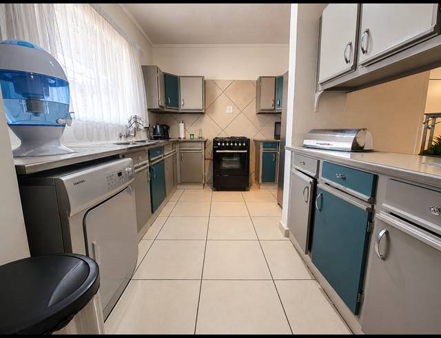 2 BEDROOM APARTMENT FOR SALE IN THREE RIVERS PROPER